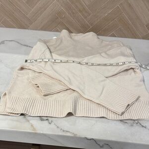 Abercrombie & Fitch Soft cashmere Cream Turtleneck Sweater
